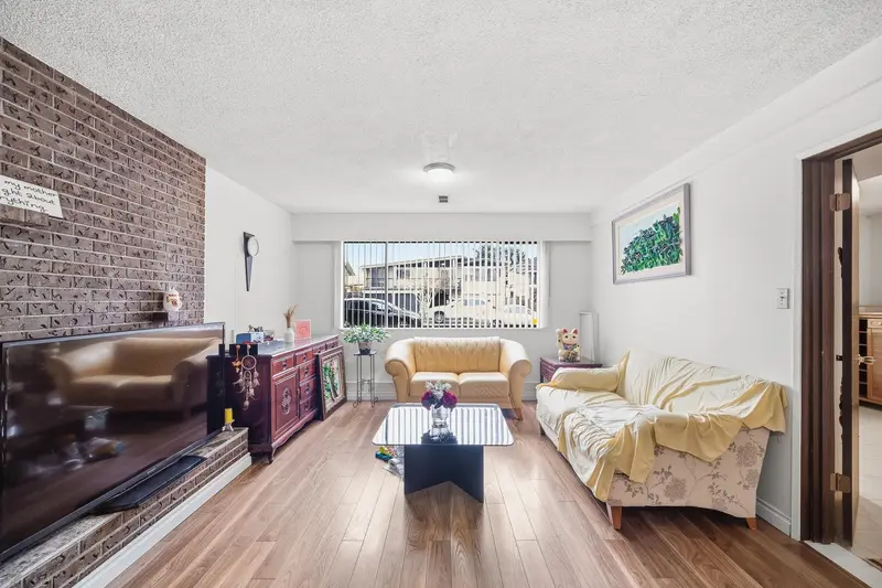 10640 ANAHIM DRIVE - photo 3 of 25