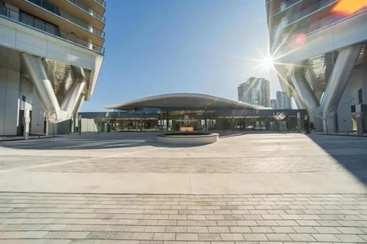 4307 4890 LOUGHEED HIGHWAY - photo 2 of 23