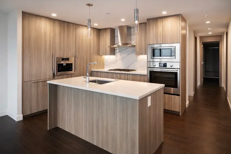 4307 4890 LOUGHEED HIGHWAY - photo 4 of 23