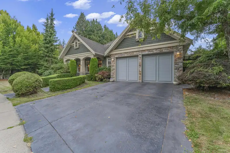 3211 143 STREET - photo 2 of 40
