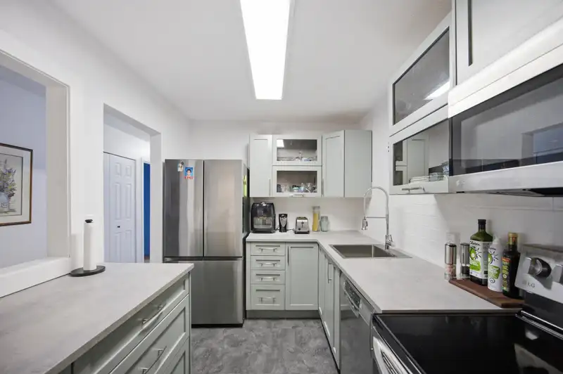 206 1555 FIR STREET - photo 2 of 25
