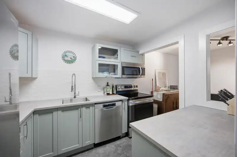 206 1555 FIR STREET - photo 3 of 25