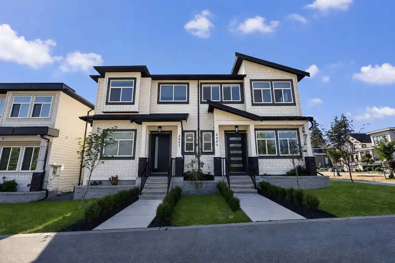2045 168 STREET - photo 2 of 38