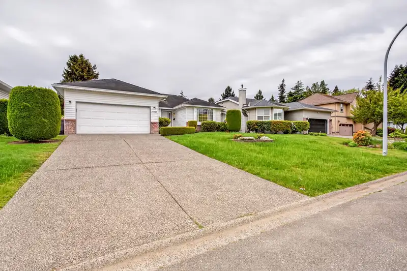 15320 29TH AVENUE - photo 2 of 38