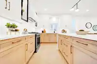 16477 20 AVENUE - thumbnail 7