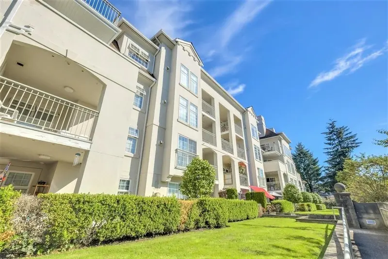 111 1655 GRANT AVENUE - photo 3 of 21