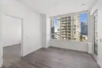 802 1441 JOHNSTON ROAD - thumbnail 7