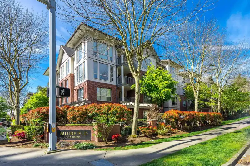101 15188 22 AVENUE - photo 1 of 40