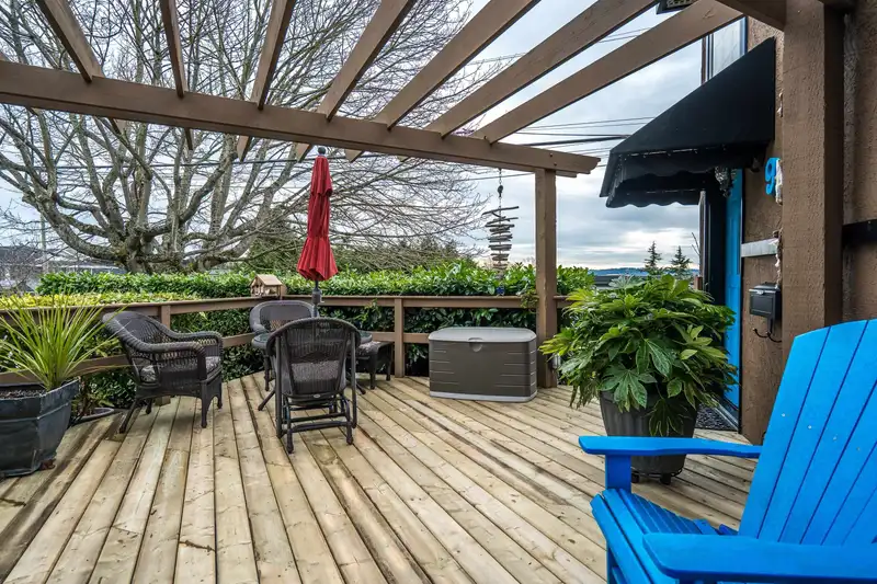 905 HABGOOD STREET - photo 2 of 39
