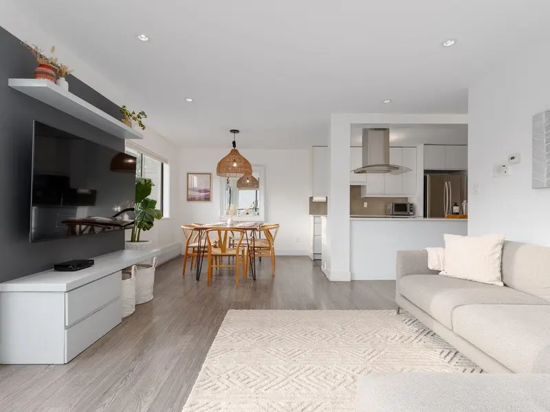 103 127 E 4TH STREET - photo 2 of 25