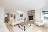 976 HABGOOD STREET - thumbnail 4
