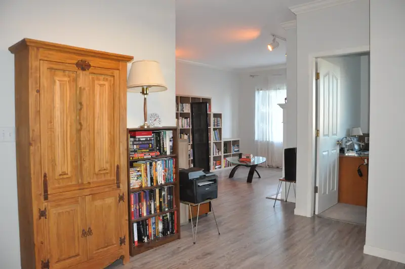 209 6688 BURLINGTON AVENUE - photo 2 of 18