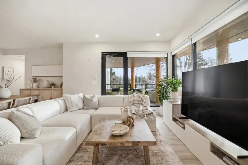 338 2635 KING GEORGE BOULEVARD - photo 3 of 25