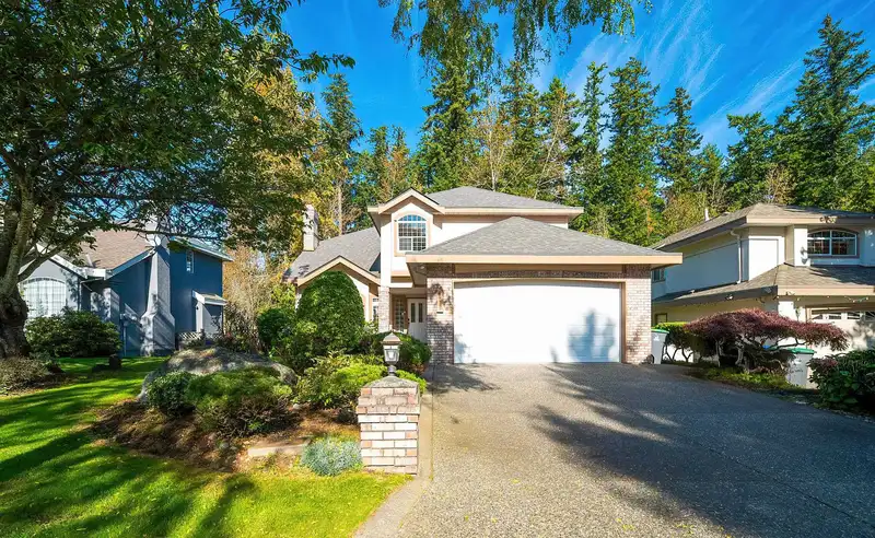 14929 25A AVENUE - photo 1 of 38
