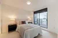 304 1588 JOHNSTON ROAD - thumbnail 5