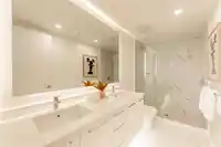 304 1588 JOHNSTON ROAD - thumbnail 6