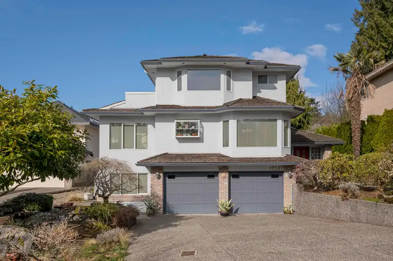 12597 17A AVENUE - photo 2 of 40