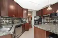 402 1550 MARTIN STREET - thumbnail 11