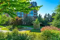402 1550 MARTIN STREET - thumbnail 39