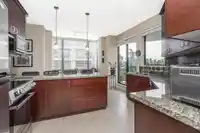 402 1550 MARTIN STREET - thumbnail 8