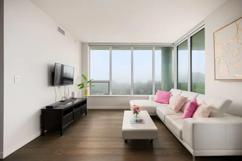 1309 3487 BINNING ROAD - photo 3 of 25