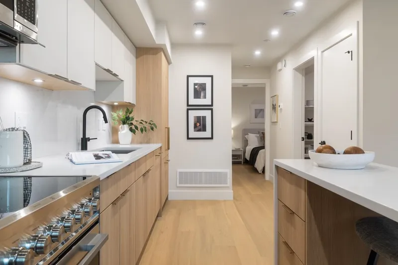 1 1937 TEMPLETON DRIVE - photo 4 of 20