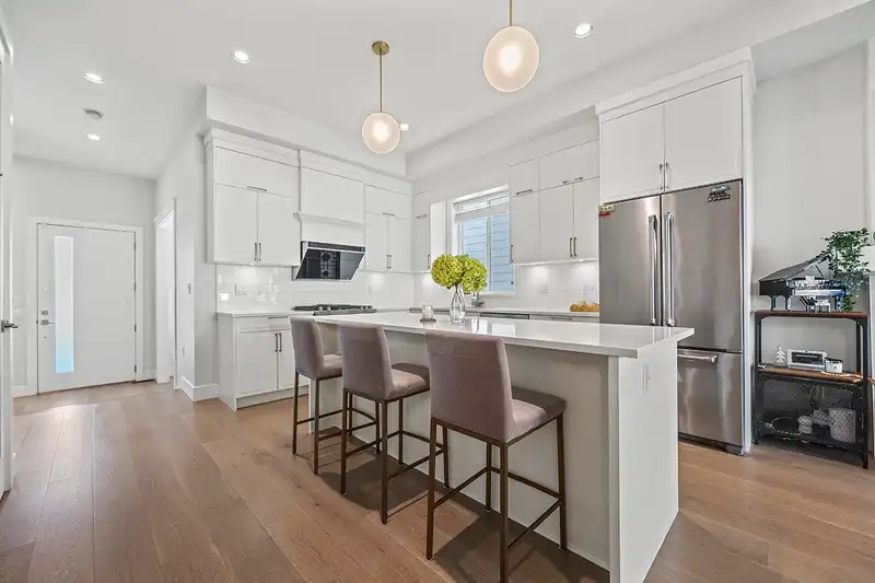2162 165A STREET - photo 3 of 31