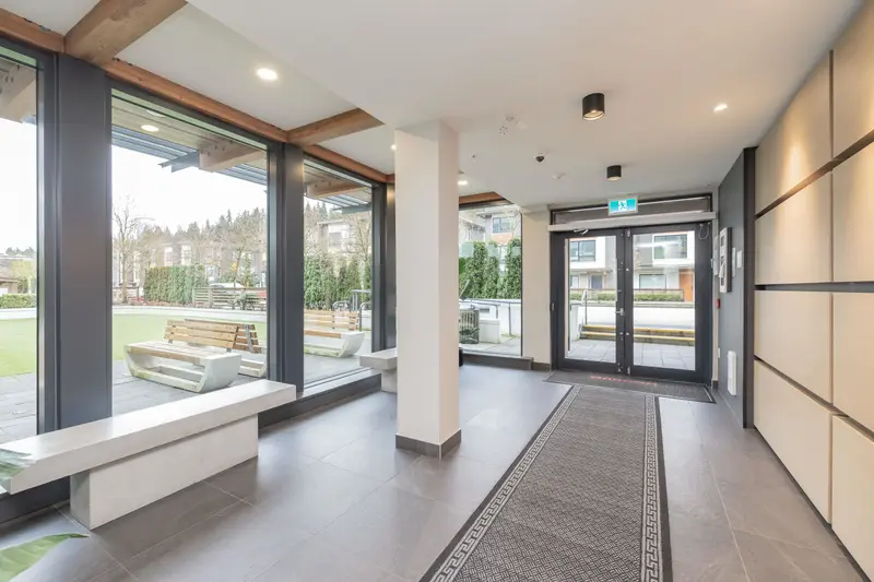 212 3018 ST GEORGE STREET - photo 4 of 25