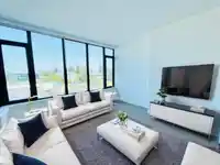 303 1588 JOHNSTON ROAD - thumbnail 1