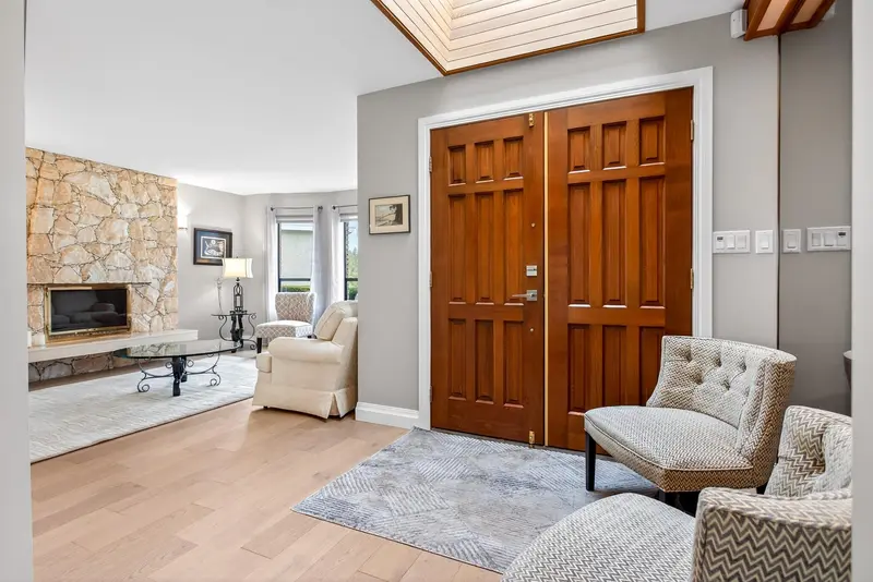 2572 FUCHSIA PLACE - photo 4 of 25