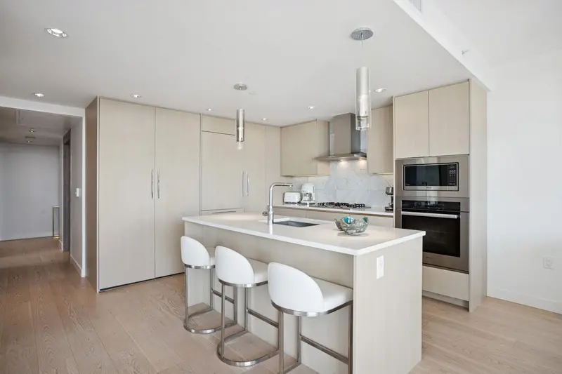 2618 89 NELSON STREET - photo 2 of 25