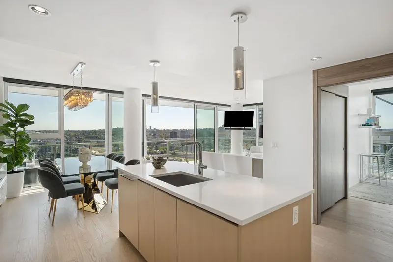 2618 89 NELSON STREET - photo 4 of 25