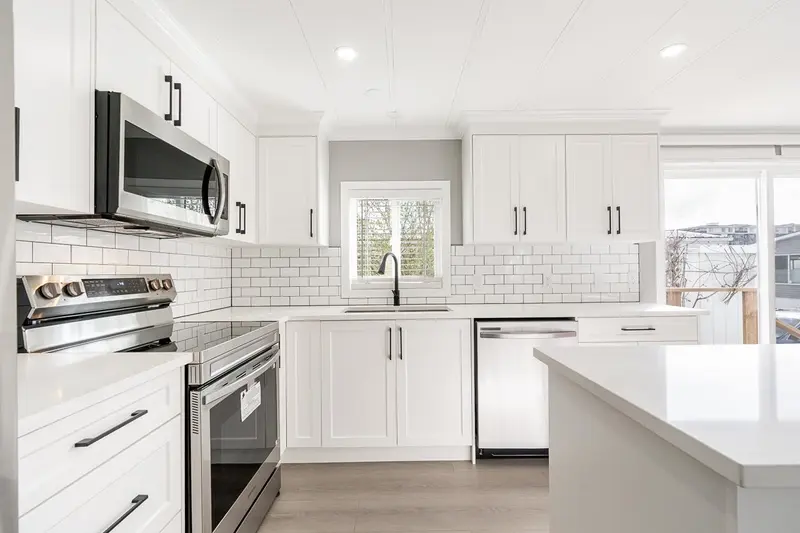 46 8254 134 STREET - photo 2 of 25