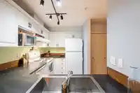 303 1280 MERKLIN STREET - thumbnail 8