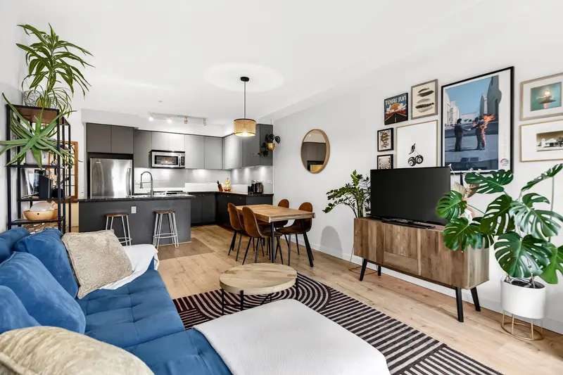 401 6440 194 STREET - photo 1 of 25