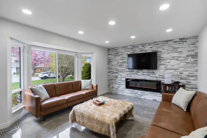 1272 163A STREET - photo 4 of 29