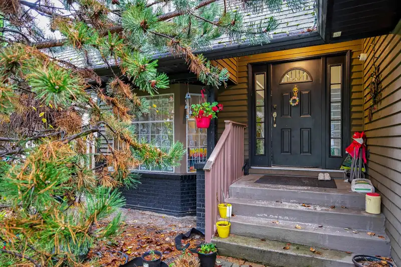 2382 150B STREET - photo 3 of 30