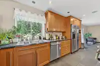 2382 150B STREET - thumbnail 9