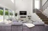 14982 21 AVENUE - thumbnail 4