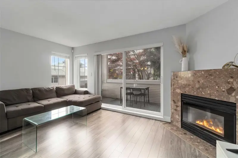 24 270 CASEY STREET - photo 2 of 25