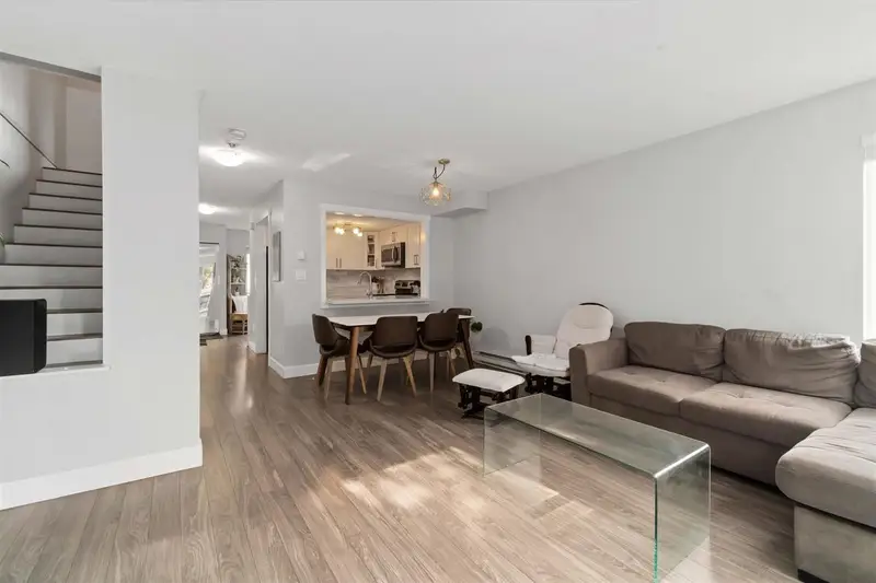 24 270 CASEY STREET - photo 4 of 25