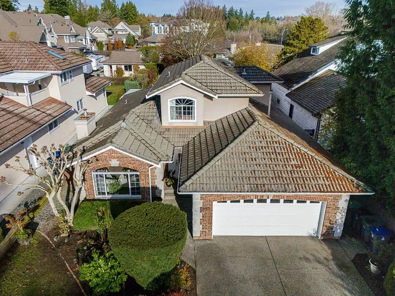 16545 10 AVENUE - photo 1 of 40
