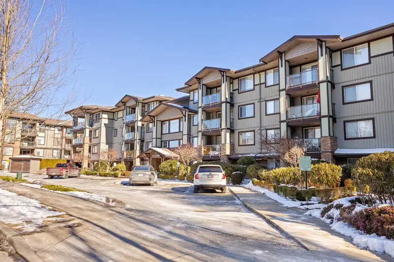 107 2038 SANDALWOOD CRESCENT - photo 2 of 25