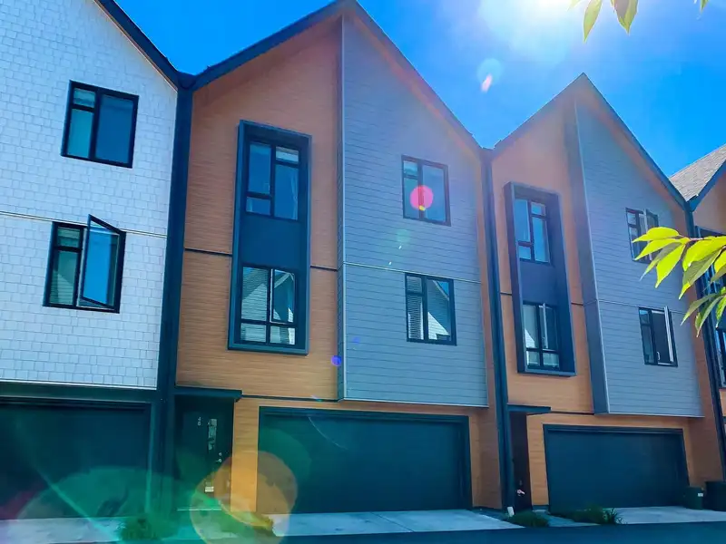 48 16685 25 AVENUE - photo 1 of 18