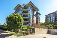 404 1580 MARTIN STREET - thumbnail 4