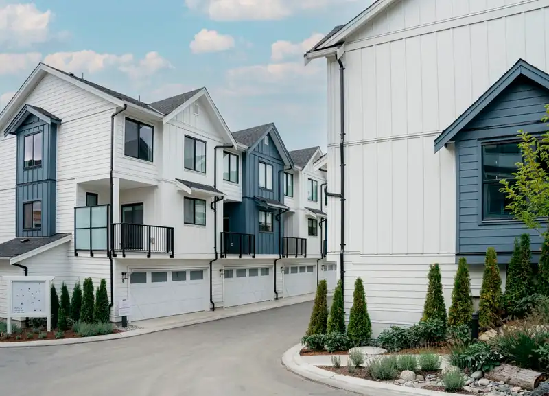 124 1833 165A STREET - photo 1 of 16
