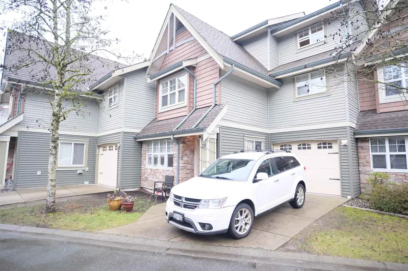 25 22977 116 AVENUE - photo 1 of 24