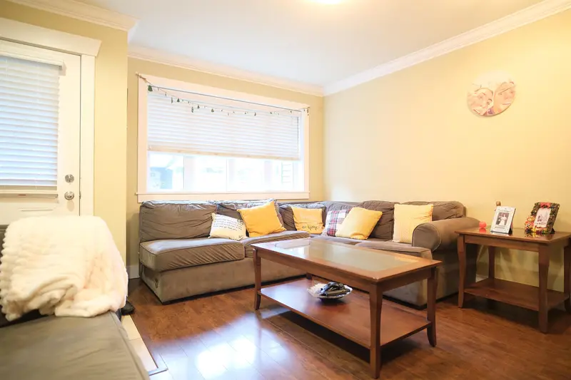 25 22977 116 AVENUE - photo 2 of 24