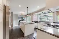 12931 18 AVENUE - thumbnail 3
