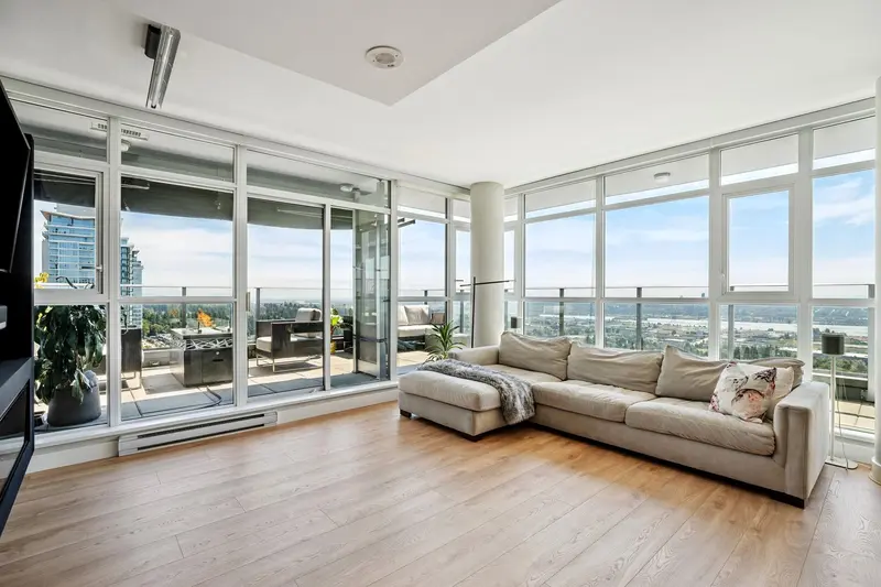 1905 958 RIDGEWAY AVENUE - photo 1 of 25